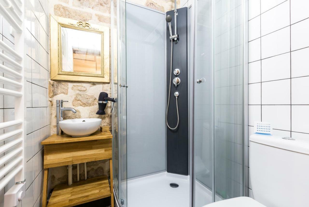 Pretty 25 M2 In A Lively District Leilighet Paris Eksteriør bilde